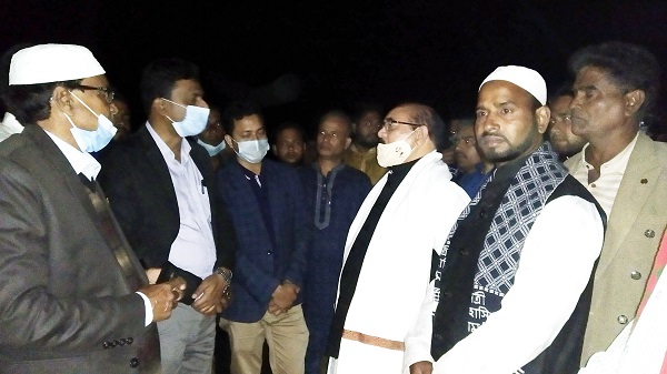 মোরেলগঞ্জের পঞ্চকরণে ভাঙ্গন কবলিত ১২শ’ মিটার ভেরিবাঁধ পরিদর্শন করেন সংসদ সদস্য