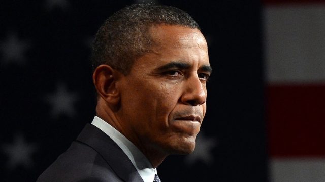 কালো বলায় বন্ধুর নাক ফাটান ওবামা