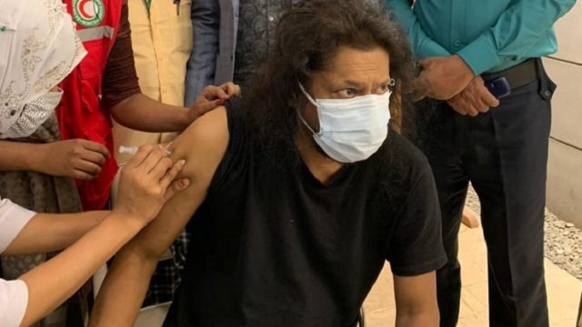 করোনার টিকা নিলেন জেমস