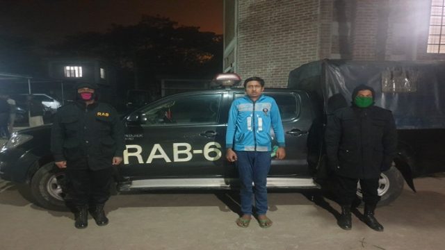 কালীগঞ্জে ফেনসিডিলসহ মাদক ব্যবসায়ী আটক