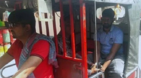 কুমারখালীতে অটোচালক সেজে মাদক কারবারীকে আটক করলো পুলিশ