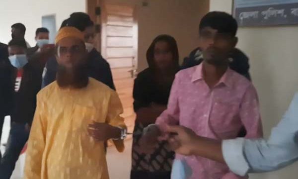 মোংলায় ৫ কেজি গাঁজাসহ চিহ্নিত তিন মাদক ব্যবসায়ীকে আটক