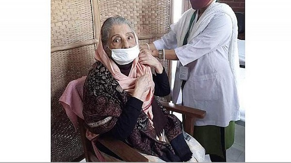 করোনার টিকা নেওয়ার পর যা বললেন রওশন এরশাদ