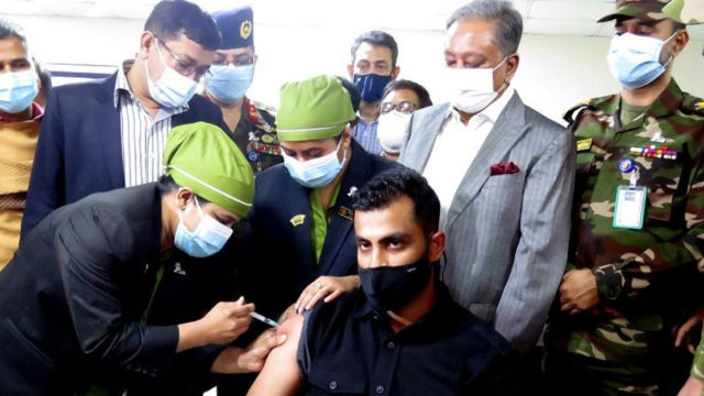 ভ্যাকসিন নিয়ে এক ধাপ এগিয়ে গেলেন তামিম-সৌম্যরা