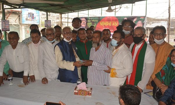 অকাল প্রয়াত নগর সহ-সভাপতি রহমত সরদারের অসহায় পরিবারের পাশে খুলনা মহানগর ছাত্রলীগ