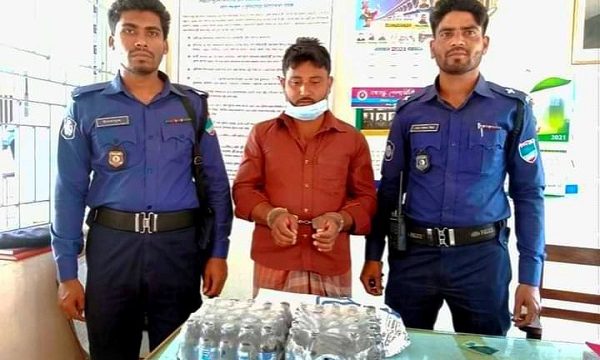 সাতক্ষীরায় ৫০ বোতল ফেনসিডিল সহ আটক এক