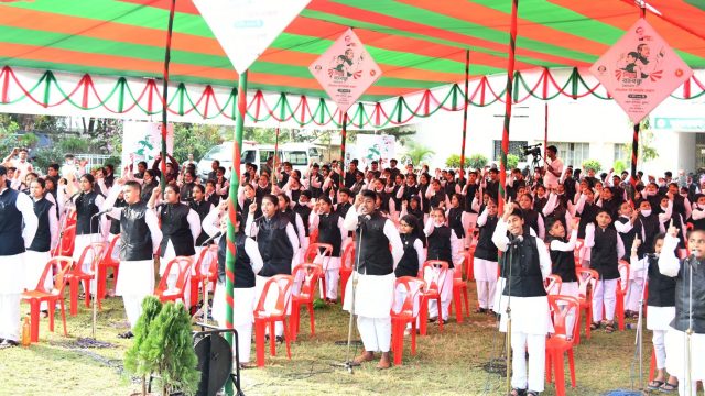 খুলনায় দেড় লক্ষাধিক শিশুর কন্ঠে ধ্বনিত হলো বঙ্গবন্ধুর সেই ভাষণ