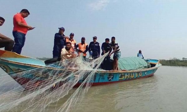কাউখালীতে “জাটকা নিধন প্রতিরোধ অভিযান-২০২১” পরিচালনায় তৎপর বাংলাদেশ কোস্ট গার্ড