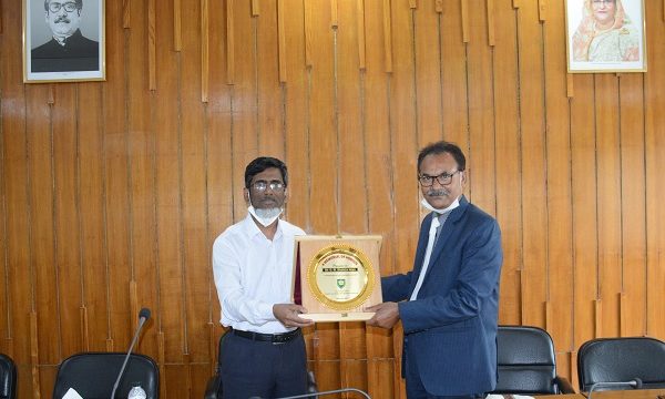 কুয়েটের রেজিস্ট্রার জি. এম. শহিদুল আলম এর বিদায় সংবর্ধনা অনুষ্ঠিত