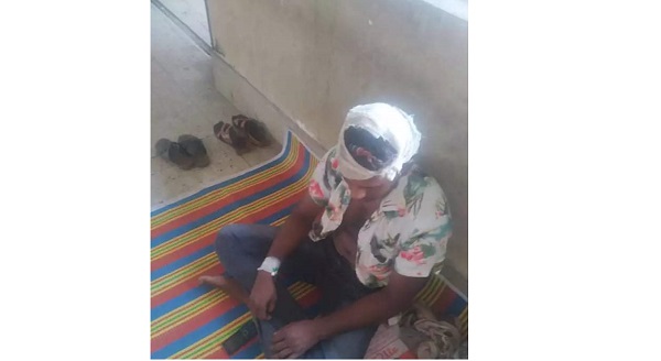 মোংলায় পৈতৃক সম্পত্তি বুঝে পেতে অভিযোগ করায় মুক্তিযোদ্ধার ওপর হামলা