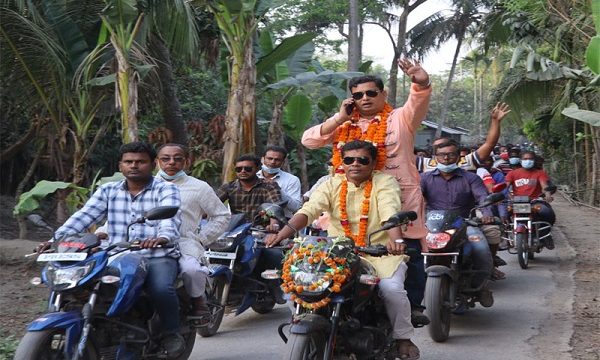 তালার খলিলনগর ইউনিয়নে নৌকা প্রতীক পাওয়ায় প্রণব ঘোষ বাবলুকে সংবর্ধণা