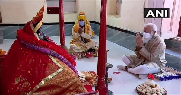 মোদির ভিসা বাতিল করার দাবি মমতার