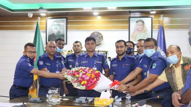 খুলনার নবাগত পুলিশ সুপার ইউনিট প্রধান এবং সাংবাদিকদের সাথে মতবিনিময় করেন
