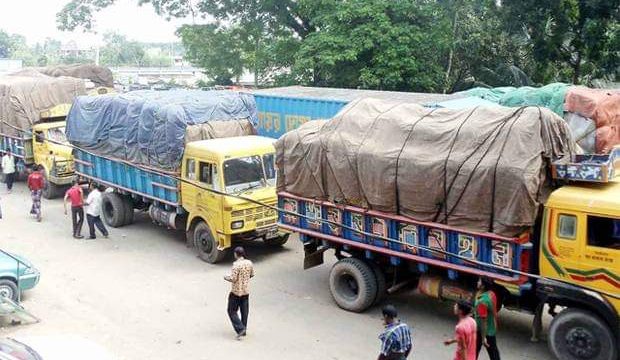 ভারতে আটকা ৪ হাজার পন্য বোঝাই ট্রাক বাংলাদেশে প্রবেশের অপেক্ষায়
