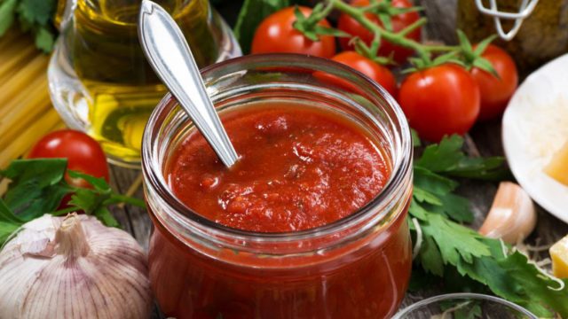 ঘরেই তৈরি করুন টমেটো সস