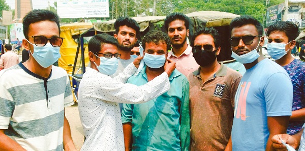 মাগুরায় মাস্ক বিতরন করেছে জেলা জাতীয়তাবাদী সংগ্রামী দল