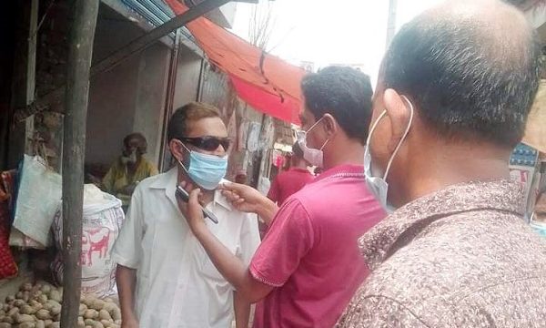 মোরেলগঞ্জে বহরবুনিয়া চেয়ারম্যান রিপন তালুকদারের মাস্ক বিতরণ