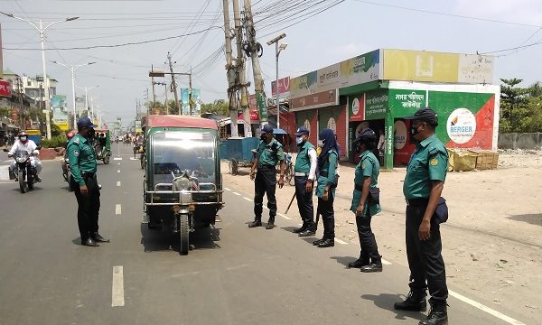 লক ডাউন বাস্তবায়নে নিরলসভাবে কাজ করছে খুলনা মেট্রোপলিটন পুলিশ