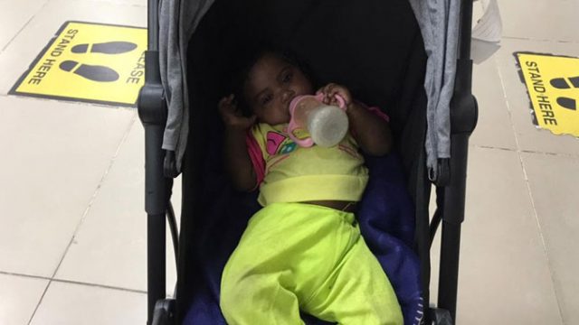 শাহজালাল বিমানবন্দরে শিশুকে ফেলে গেলেন মা