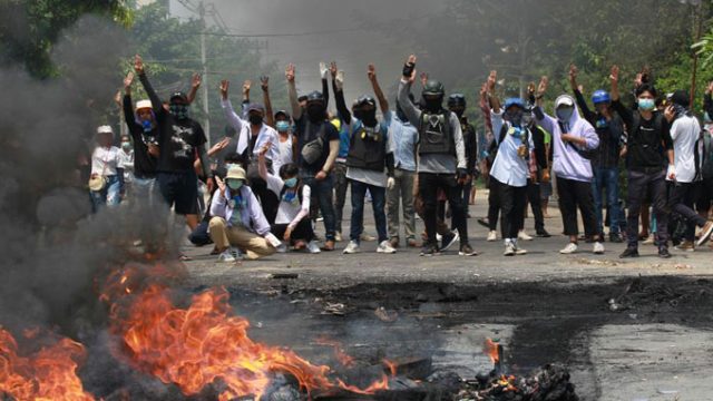 মিয়ানমারের ওপর আরও নিষেধাজ্ঞা দিল ইইউ