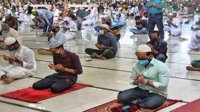 মসজিদে নামাজ আদায়ে নতুন নির্দেশনা মন্ত্রণালয়ের