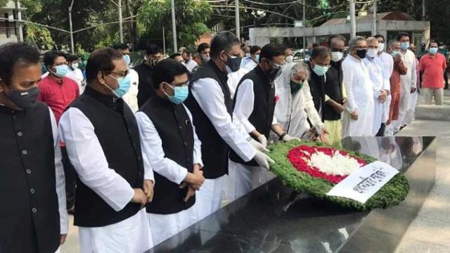 মুজিবনগর দিবসে বঙ্গবন্ধুর প্রতিকৃতিতে প্রধানমন্ত্রীর শ্রদ্ধা