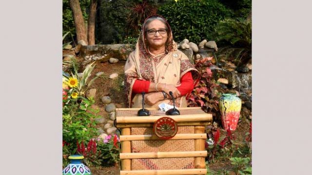 সরকার শ্রমজীবী মানুষের কল্যাণে নানা কাজ করছে: প্রধানমন্ত্রী