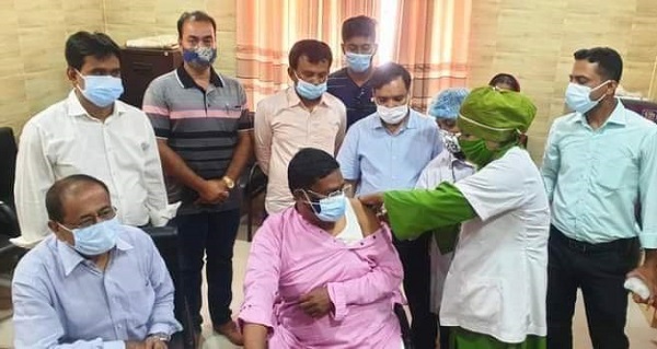 করোনার দ্বিতীয় ডোজের টিকা নিলেন আলহাজ্ব শেখ আফিল উদ্দিন এমপি