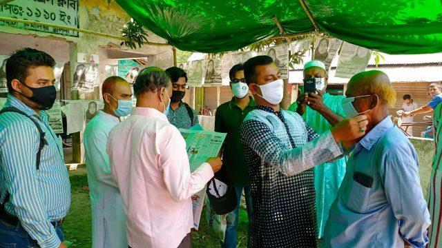 দিঘলিয়া প্রেসক্লাবের মাস্ক বিতরন