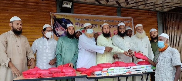 অসহায় ও দুঃস্থদের মাঝে ইসলামী আন্দোলন খুলনা মহানগর কমিটির ইফতার বিতরণ