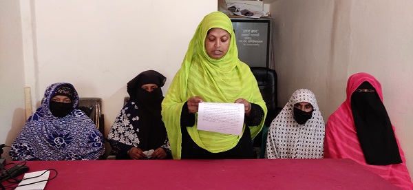 মোল্লাহাটে পুরুষশূন্য শতাধিক পরিবার, ভীতসন্ত্রস্থ নারী-শিশু, হচ্ছে লুটপাট