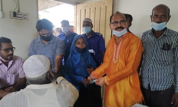 মোরেলগঞ্জে ৫৮ হাজার পরিবার পেলেন প্রধানমন্ত্রীর ঈদ উপহার