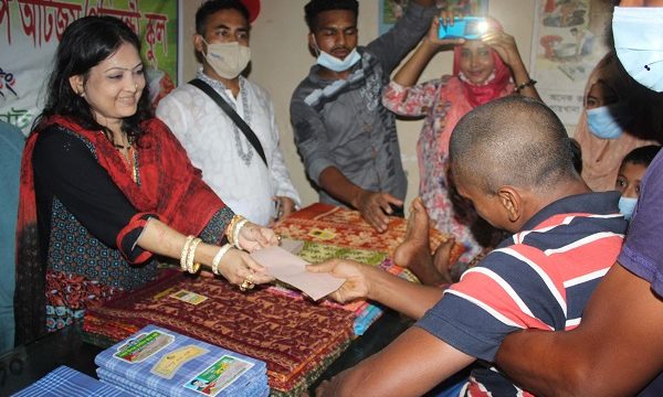 মোল্লাহাটে ঈদ পুনর্মিলনীসহ  প্রতিবন্ধী শিক্ষার্থীদের আর্থিক সহায়তা প্রদান