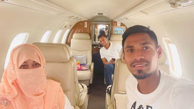 দেশে ফিরলেন সাকিব-মুস্তাফিজ