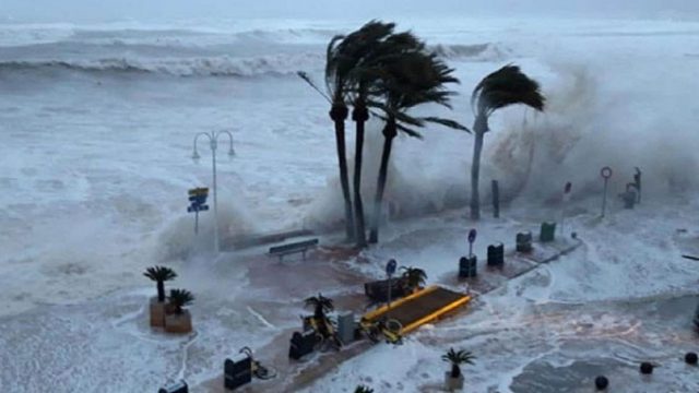 ধেয়ে আসছে ঘূর্ণিঝড় ‘তাওকতে’