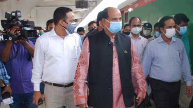 বিধিনিষেধ মেনে ২৮ জোড়া ট্রেন চলছে : রেলমন্ত্রী