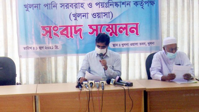 খুলনা ওয়াসার পানি ফুটিয়ে পান করেন ব্যবস্থাপনা পরিচালক নিজেই