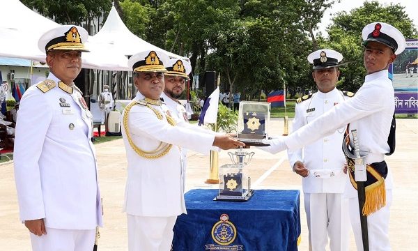 নৌবাহিনীর নবীন নাবিকদের শিক্ষা সমাপনী কুচকাওয়াজ