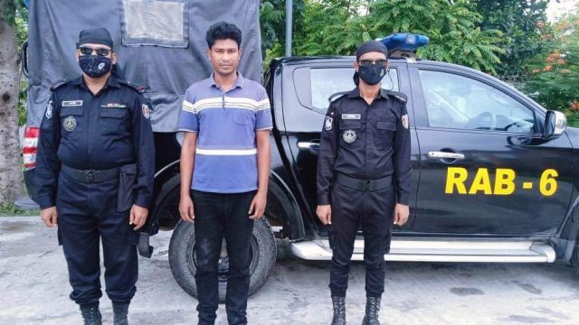 মোল্লাহাটে ইয়াবাসহ মাদক কারবারি গ্রেপ্তার