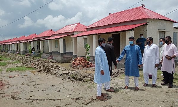 মোল্লাহাটে প্রধানমন্ত্রীর উপহার জমিসহ বাড়ি পচ্ছেন গৃহহীন ৬০টি পরিবার