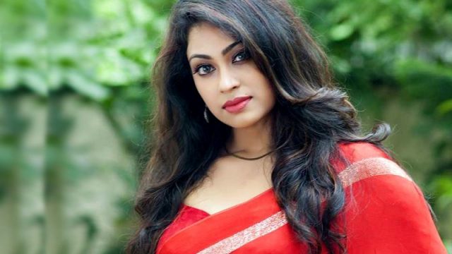 মা হচ্ছেন পপি?