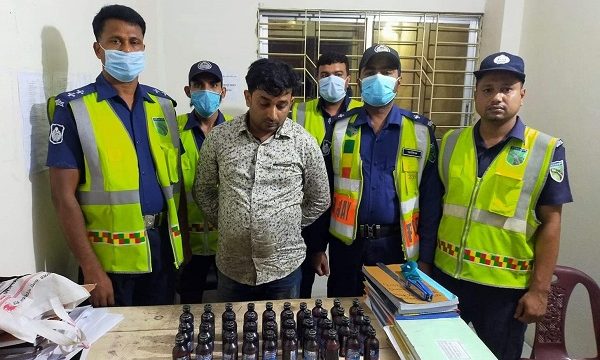 মোল্লাহাটে ফেনসিডিলসহ মাদক কারবারি আটক