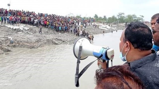 বাঁধ পরিদর্শনে এসে জনরোষে এমপি