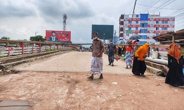 করোনার আকাশে সংক্রমণের মেঘ