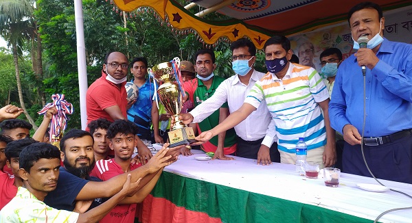 চিতলমারীতে  বঙ্গবন্ধু গোল্ড কাপ ফুটবল টুর্ণামেন্টে বিজয়ী বড়বাড়িয়া ইউনিয়ন