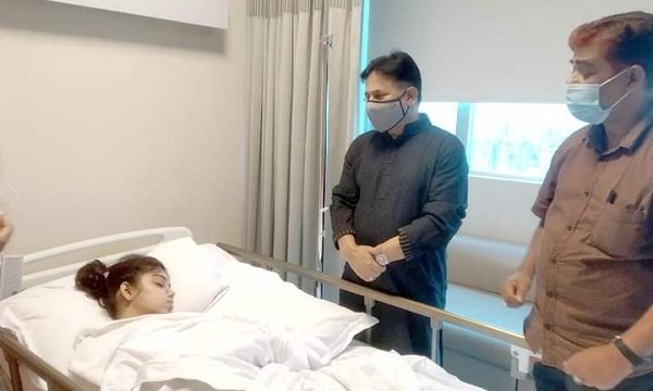 ইউপি মেম্বার ও আওয়ামী নেতার কন্যার চিকিৎসার দায়িত্ব নিলেন সালাম মূর্শেদী এমপি