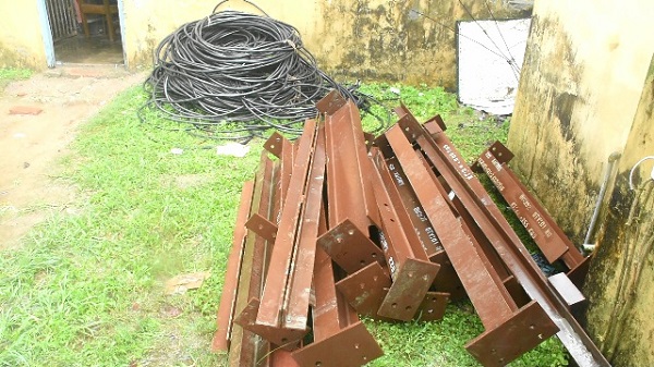 রামপালে পুলিশের বিশেষ অভিযানে ১ চোরাকারবারী আটক: বিপুল পরিমান তামার তার উদ্ধার