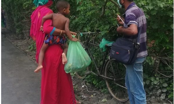 ভাসছে কয়রার মানুষ অথচ থেমে নেই এনজিও কর্মীদের কিস্তি আদায়