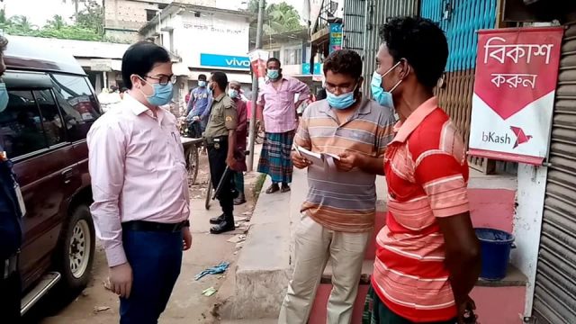 তালায় করোনো সংক্রমণ রোধে অভিযান, মামলা-জরিমান