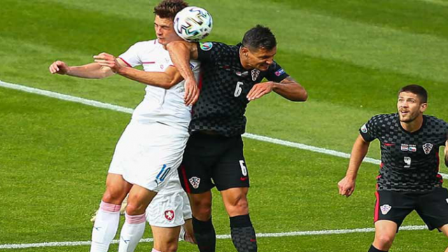 পেরিসিচের গোলে আশা টিকে রইলো ক্রোয়েশিয়ার